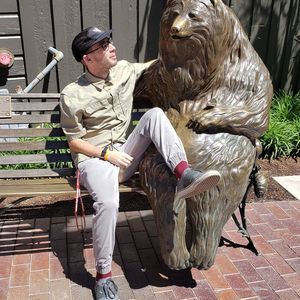 Meet your Posher, Brady